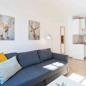 moderno-estudio-arroyo-de-la-miel.hotelsinnerja.org/